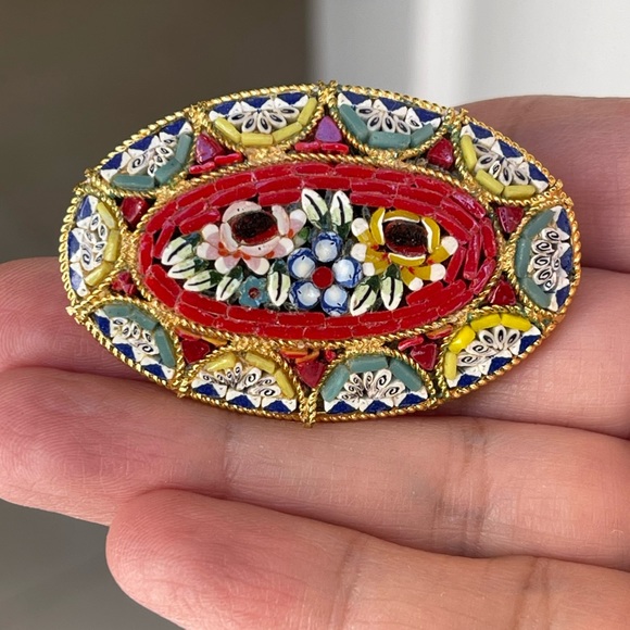 Vintage Jewelry - Italian detailed micro mosaic gold tone pin brooch